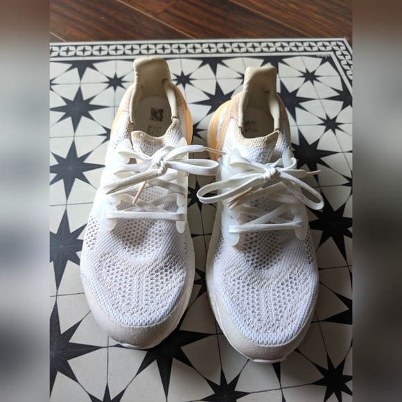 RARE Adidas Ultraboost 19.5 DNA - Picture 3 of 4